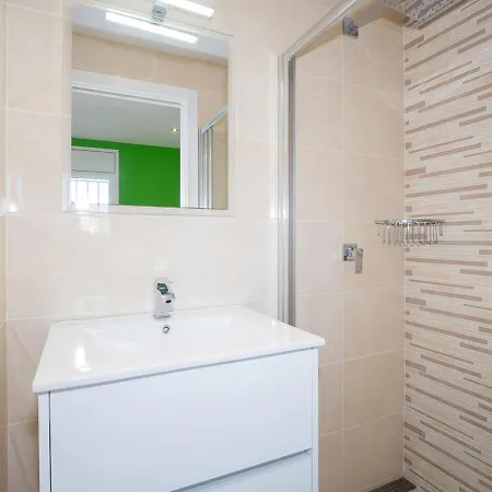 Appartement Moderno, Renovado Y Soleado Con Vistas Panoramicas Al Mar En Primera Linea De Playa - Es-228-100 *