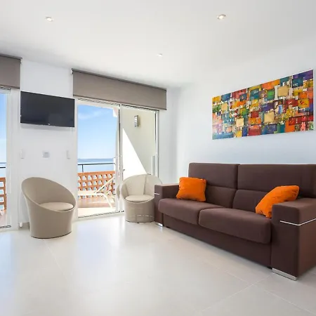 Apartment Moderno, Renovado Y Soleado Con Vistas Panoramicas Al Mar En Primera Linea De Playa - Es-228-100 *