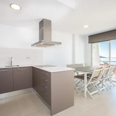 Apartment Moderno, Renovado Y Soleado Con Vistas Panoramicas Al Mar En Primera Linea De Playa - Es-228-100 *