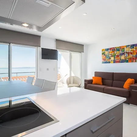 Moderno, Renovado Y Soleado Con Vistas Panoramicas Al Mar En Primera Linea De Playa - Es-228-100 Apartment