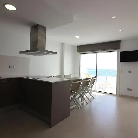 Moderno, Renovado Y Soleado Con Vistas Panoramicas Al Mar En Primera Linea De Playa - Es-228-100 Apartment *