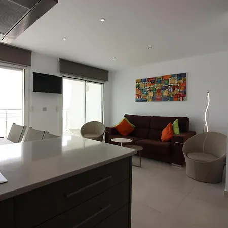 Moderno, Renovado Y Soleado Con Vistas Panoramicas Al Mar En Primera Linea De Playa - Es-228-100 Apartment Roses