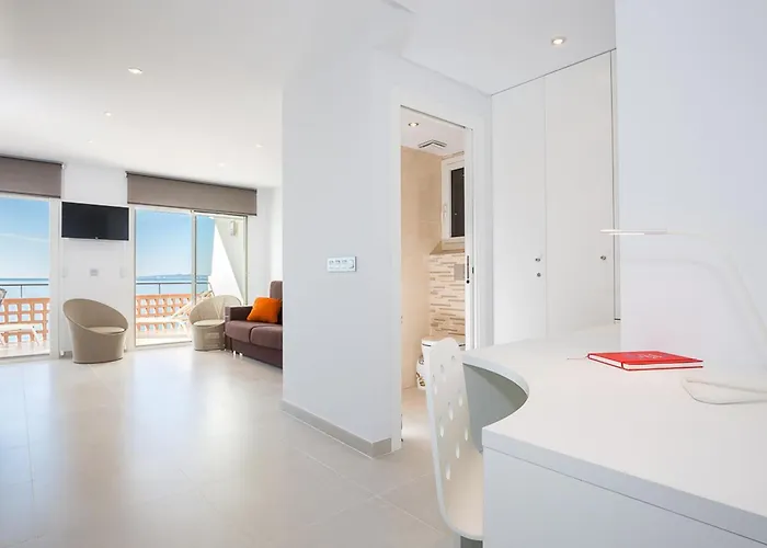 Appartement Moderno, Renovado Y Soleado Con Vistas Panoramicas Al Mar En Primera Linea De Playa - Es-228-100