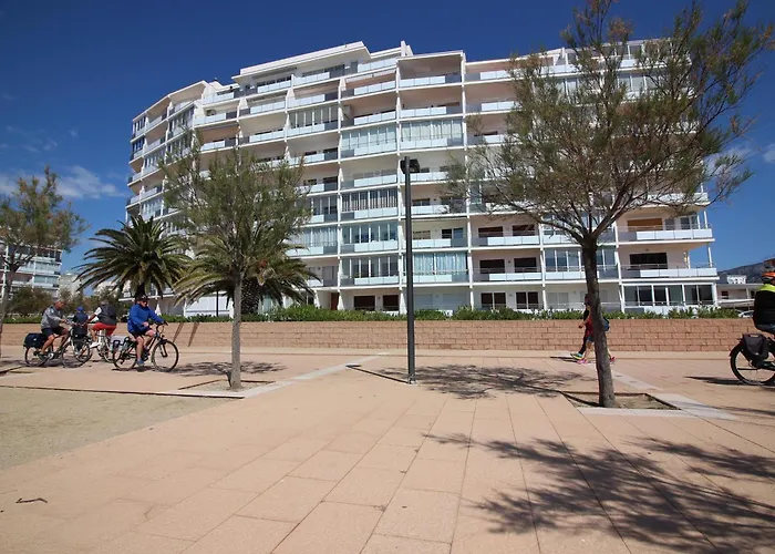 Moderno, Renovado Y Soleado Con Vistas Panoramicas Al Mar En Primera Linea De Playa - Es-228-100 Appartement *