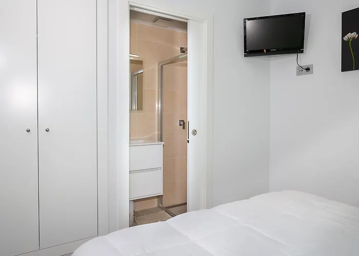 Moderno, Renovado Y Soleado Con Vistas Panoramicas Al Mar En Primera Linea De Playa - Es-228-100 Appartement *
