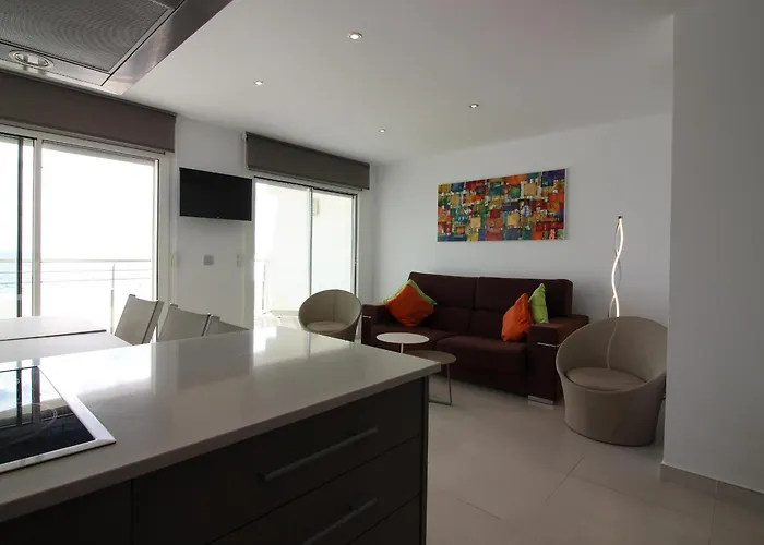 Appartement Moderno, Renovado Y Soleado Con Vistas Panoramicas Al Mar En Primera Linea De Playa - Es-228-100 *